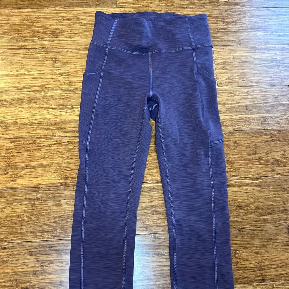 Lululemon Like New women’s leggings size 4